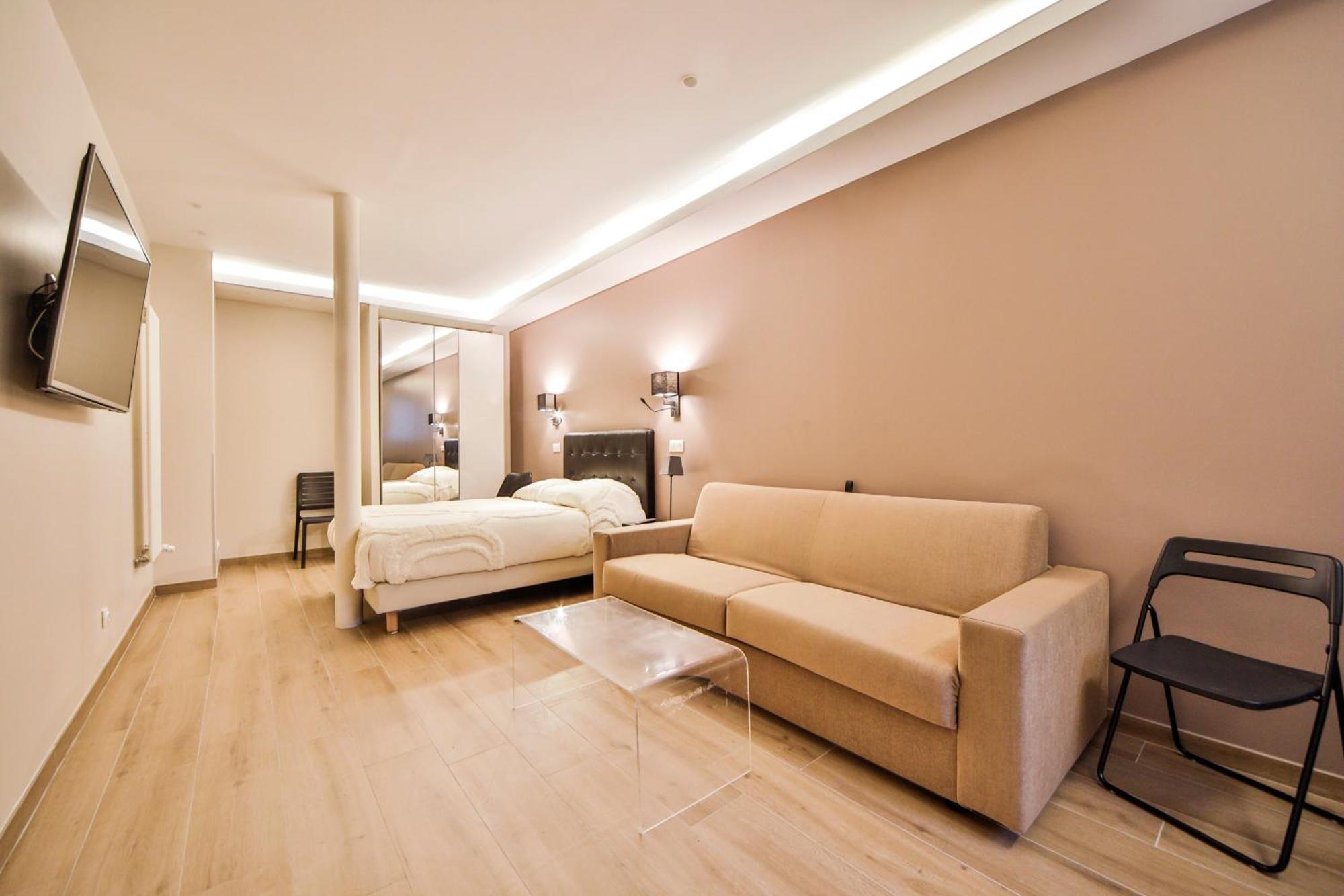 Blue Nights - Sebastopol Apartment