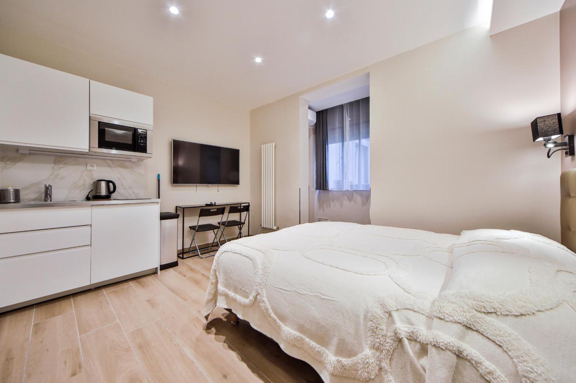 Blue Nights - Sebastopol Apartment Paris