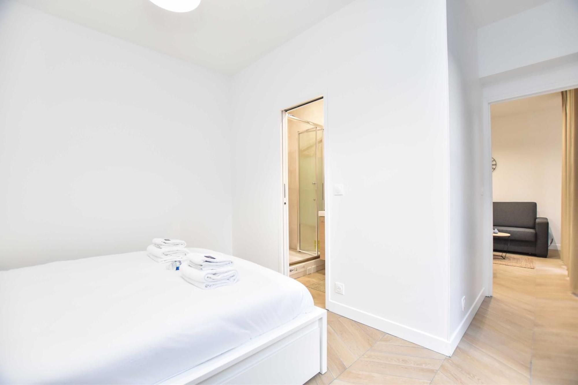 1bdr Bastille Apartment Paris