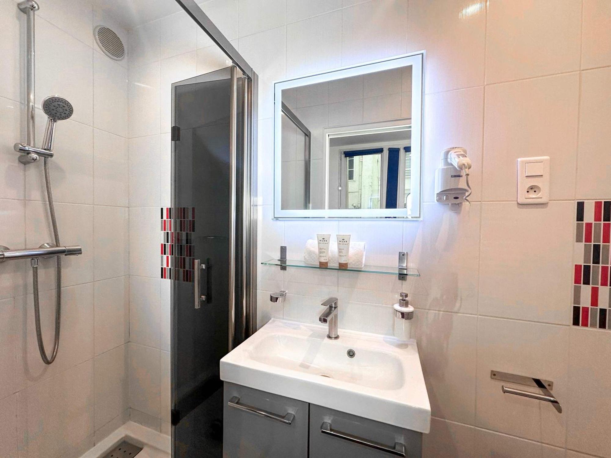 1613b - Montorgueuil Best Value Paris