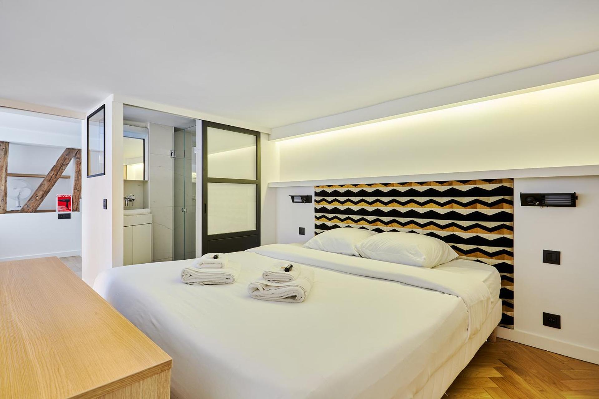 Duplex Center Of By Studioprestige