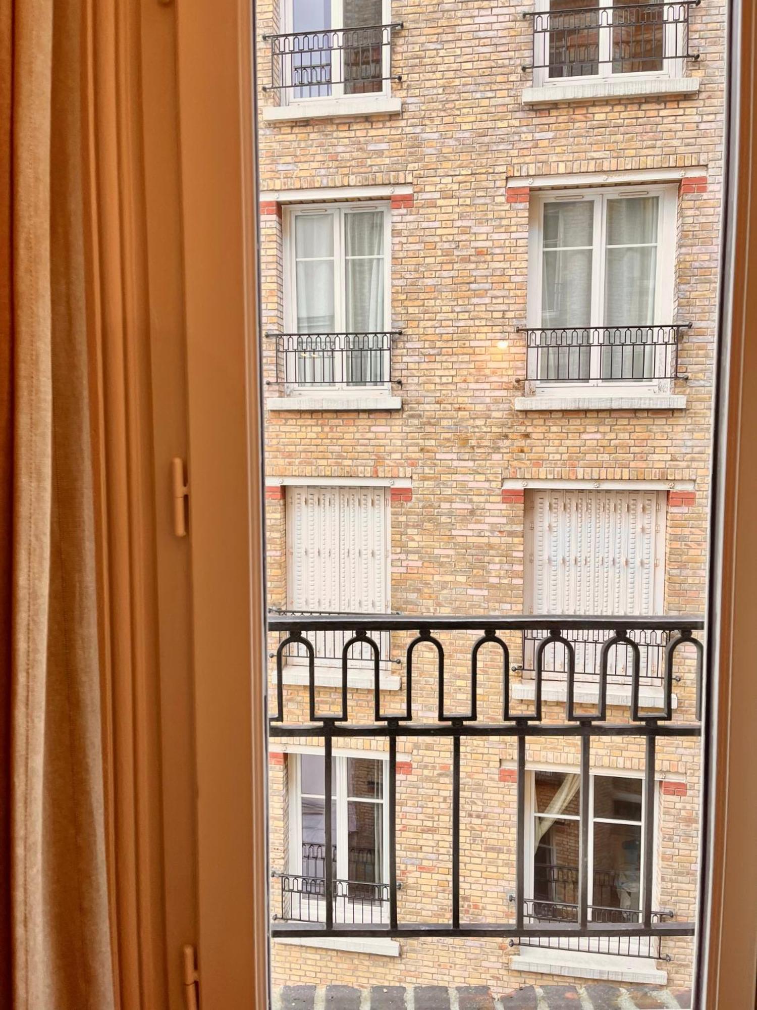 Spacious Flat Near Montparnasse Bausset 4th Paris