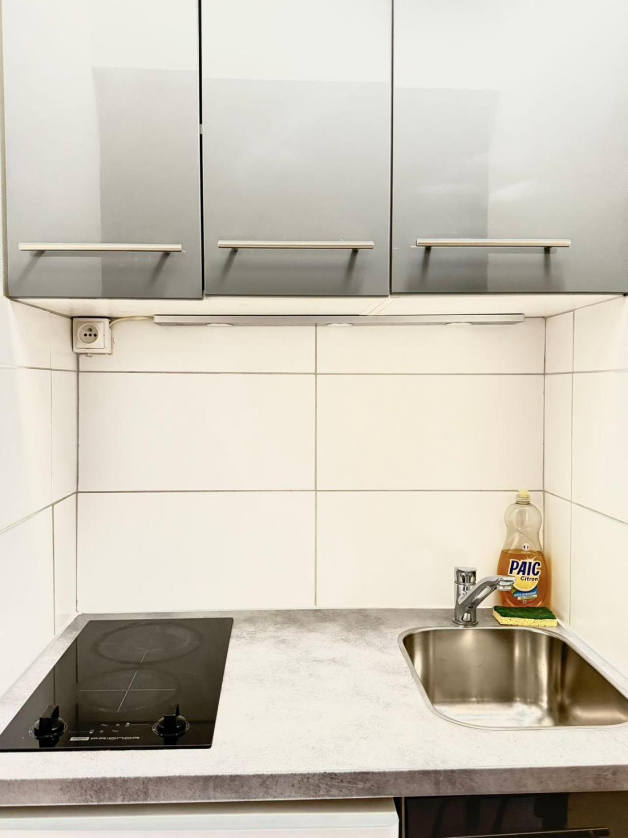 Charming With Private Garden In Cadix Apartment