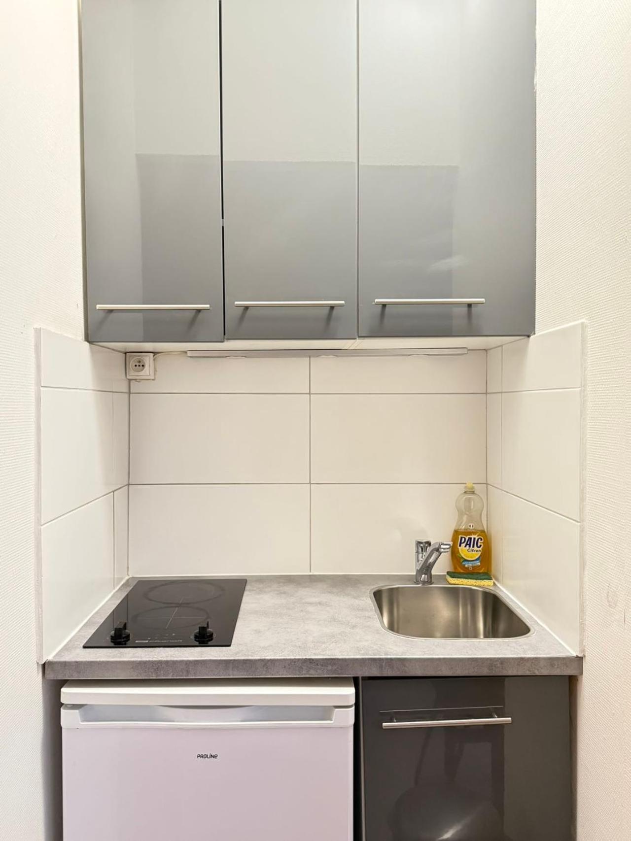 Charming With Private Garden In Cadix Apartment