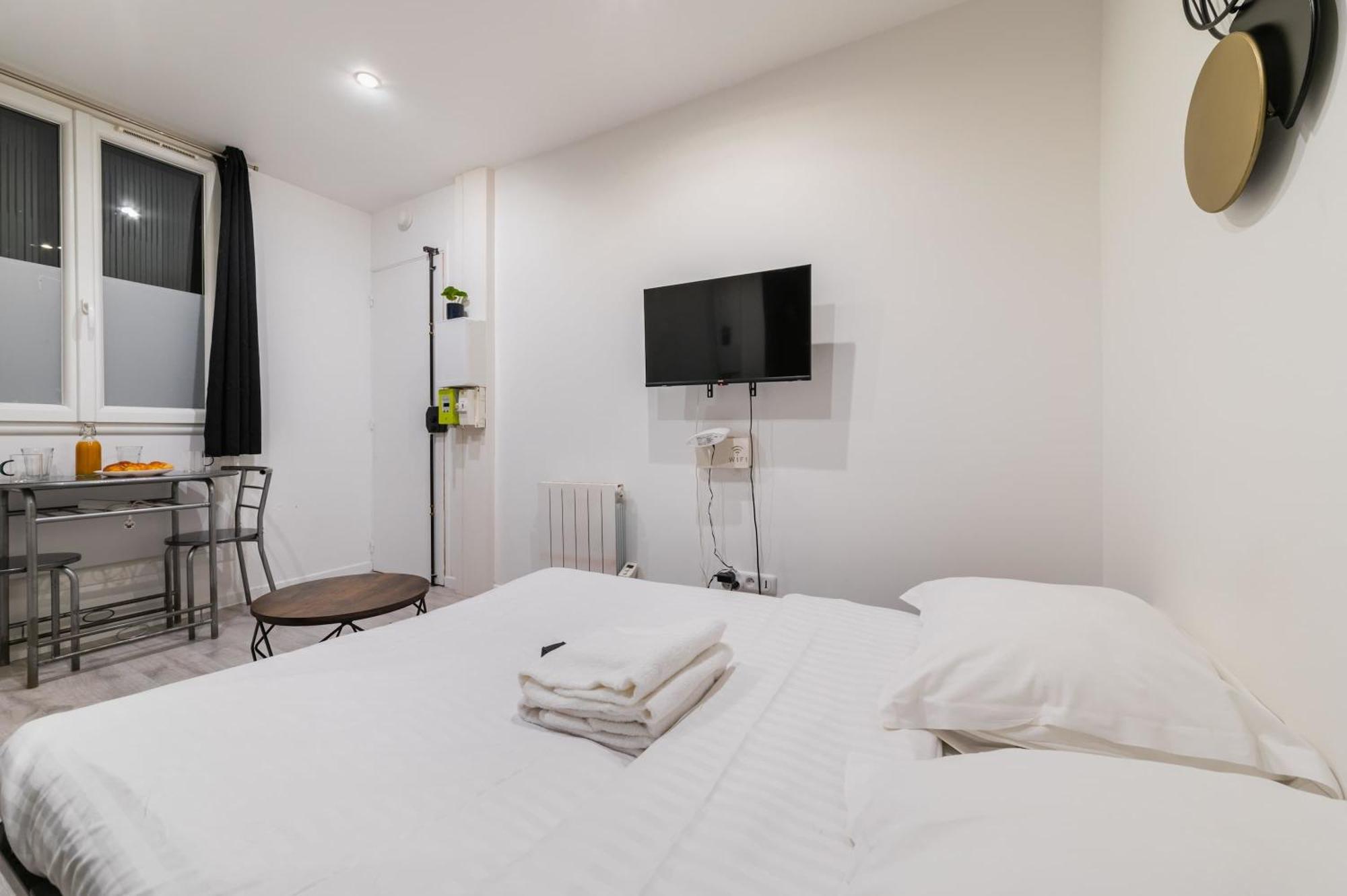 Apartment Fonctionnel Hopital Bichat - 18 - 2p - Flat-guest Paris