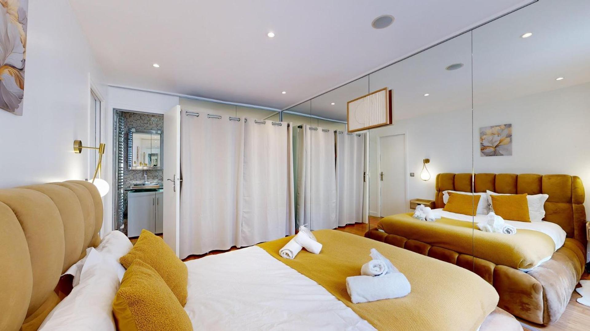 Bluestay 551 - Superb In * Paris