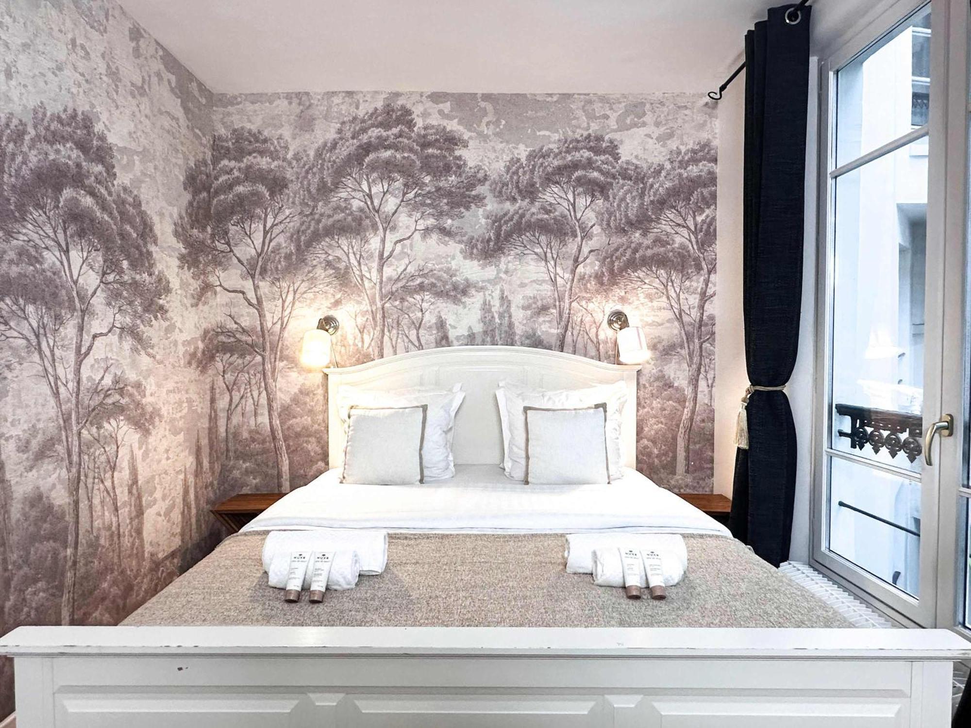 Modern & Spacious Near Le Marais Apartment Paris