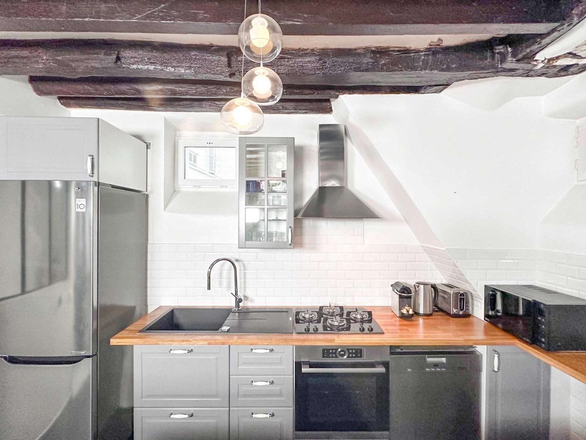 Modern & Spacious Near Le Marais *