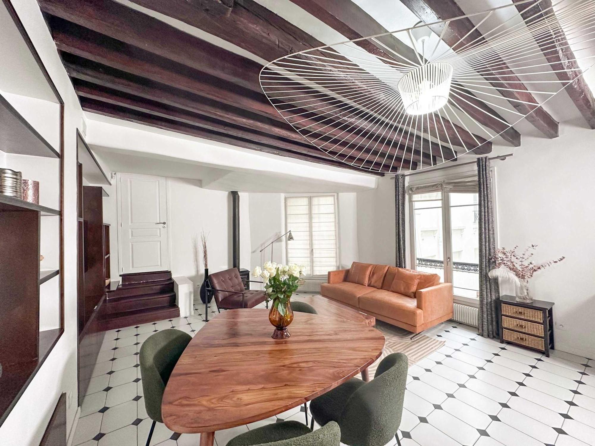 Modern & Spacious Near Le Marais Apartment Paris