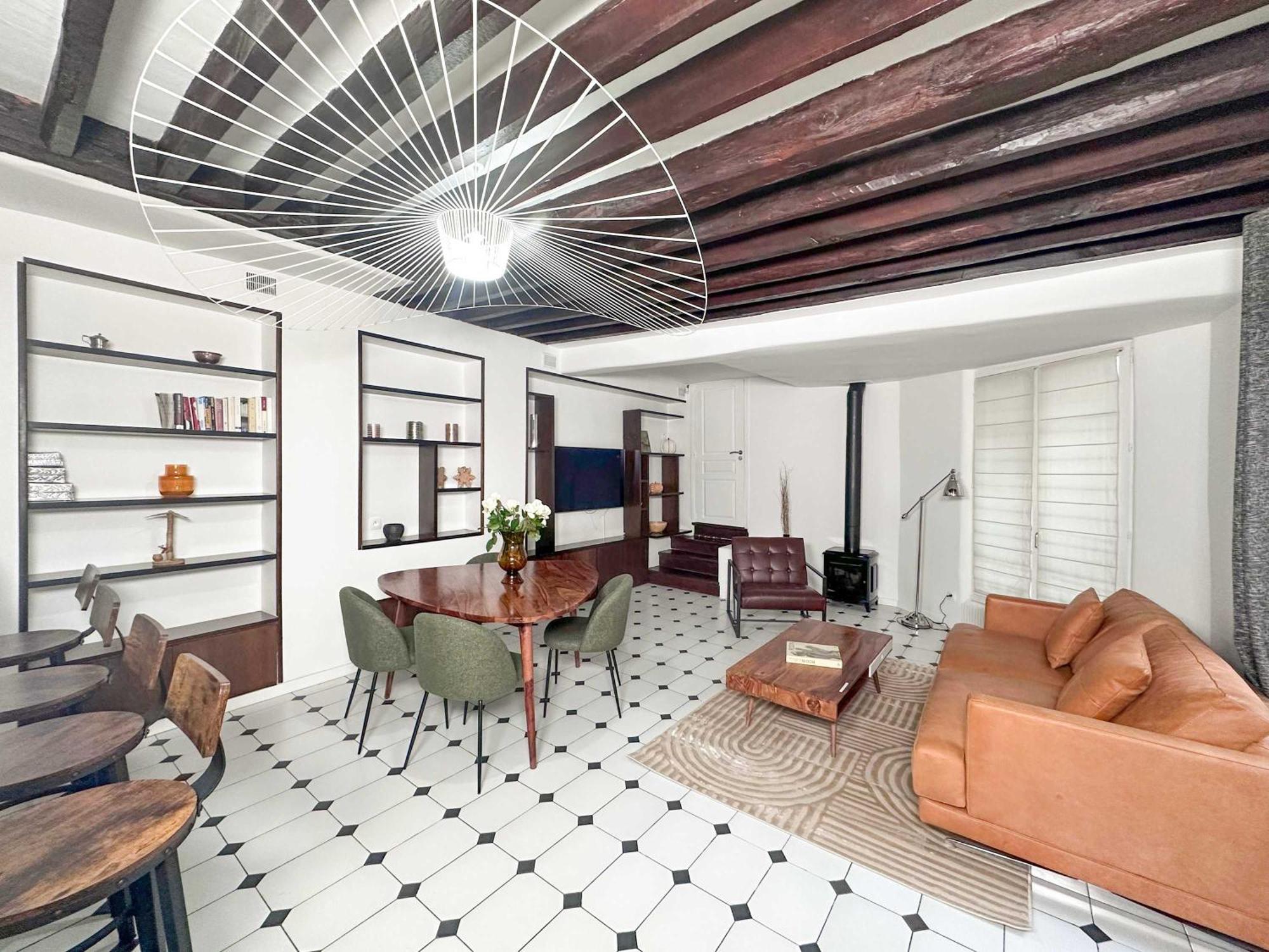 Modern & Spacious Near Le Marais Apartment