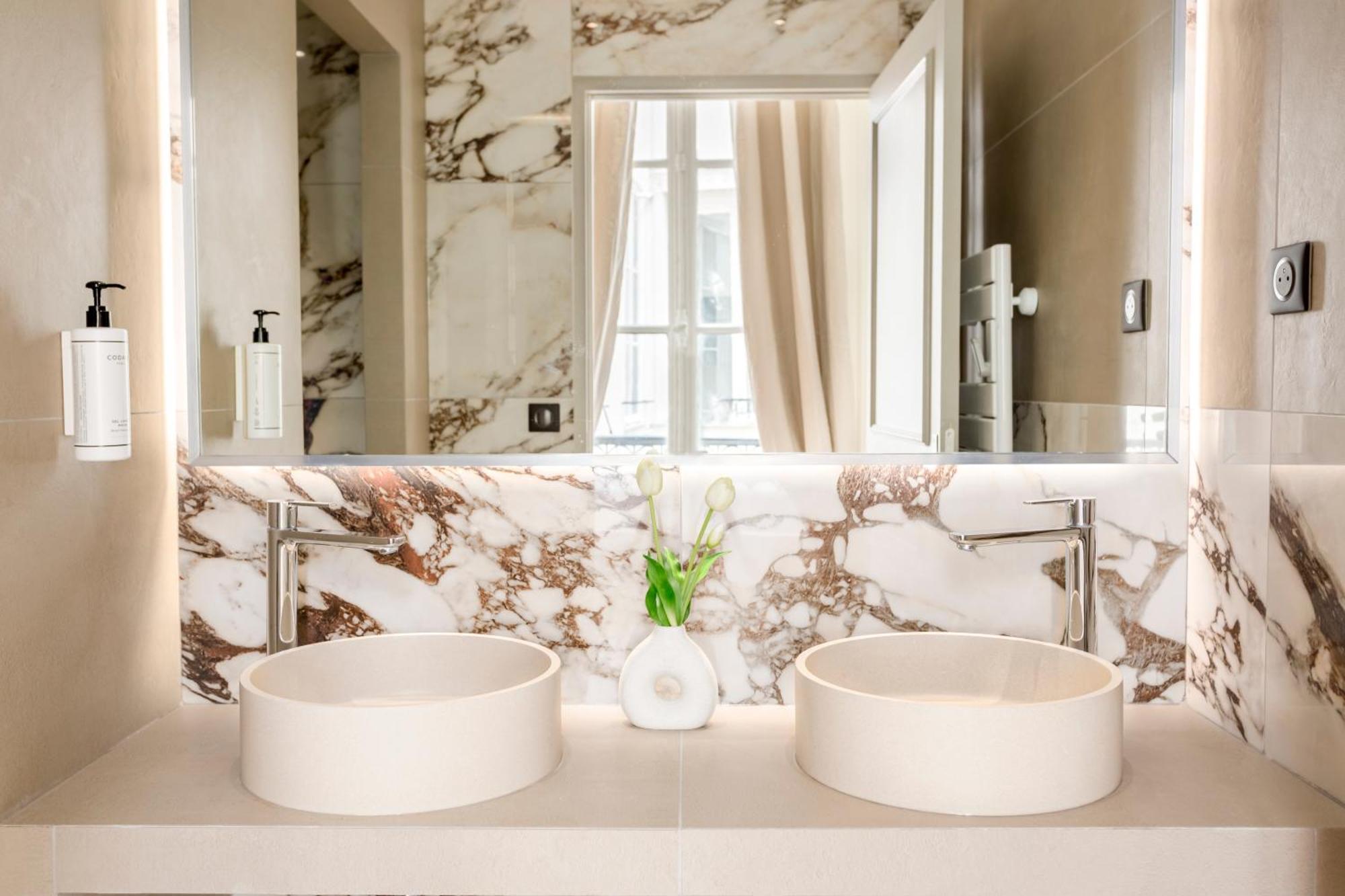 Merveil - Signature - Marais - Montmartre Apartment