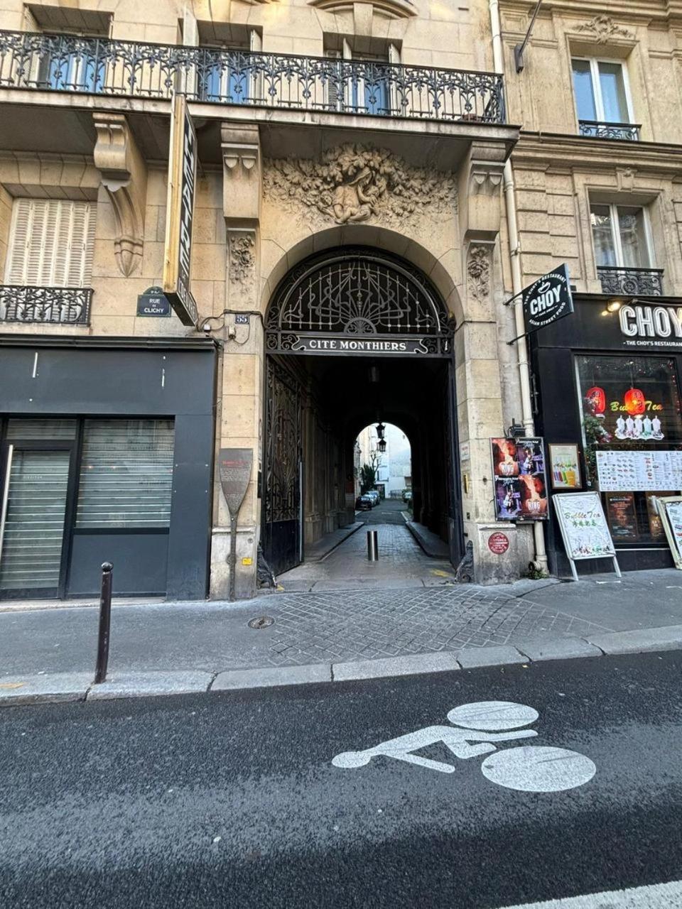 Monthiers * Paris