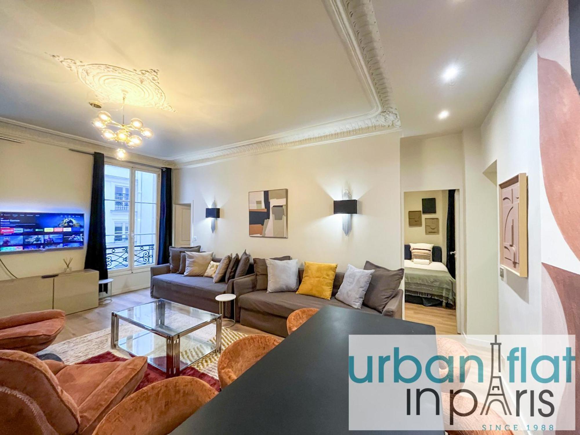 Apartment Urban Flat 63 - Beautiful 3 Bedroom Flat Champs-elysees Paris