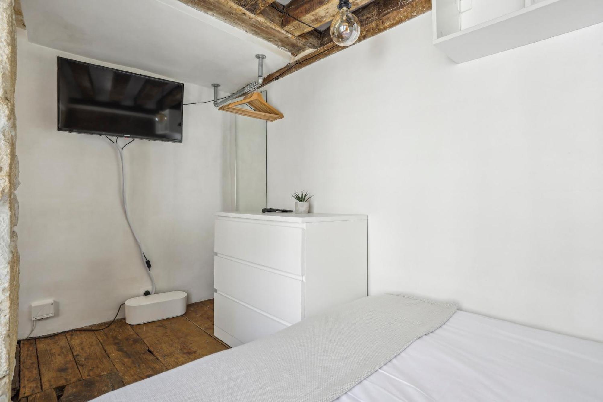 Apartment & Louvre - 1br - Cityapartmentstay