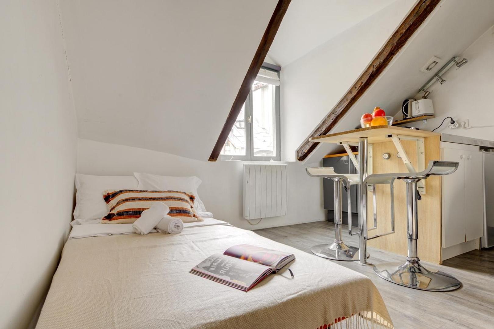 Bnbnook - Bright In Le Marais & Notre-dame
