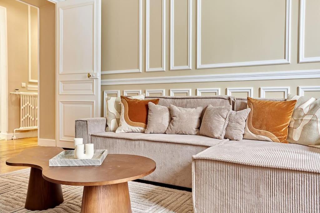 Elegant 2 Climatise - Champs-elysees Apartment *