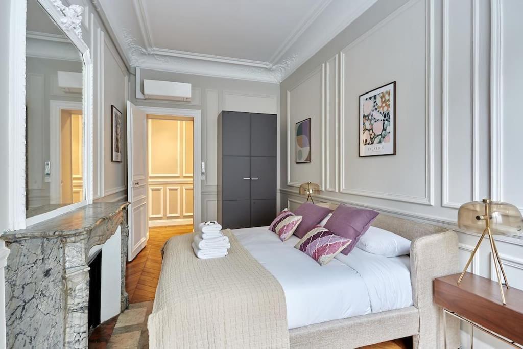 Elegant 2 Climatise - Champs-elysees Apartment *