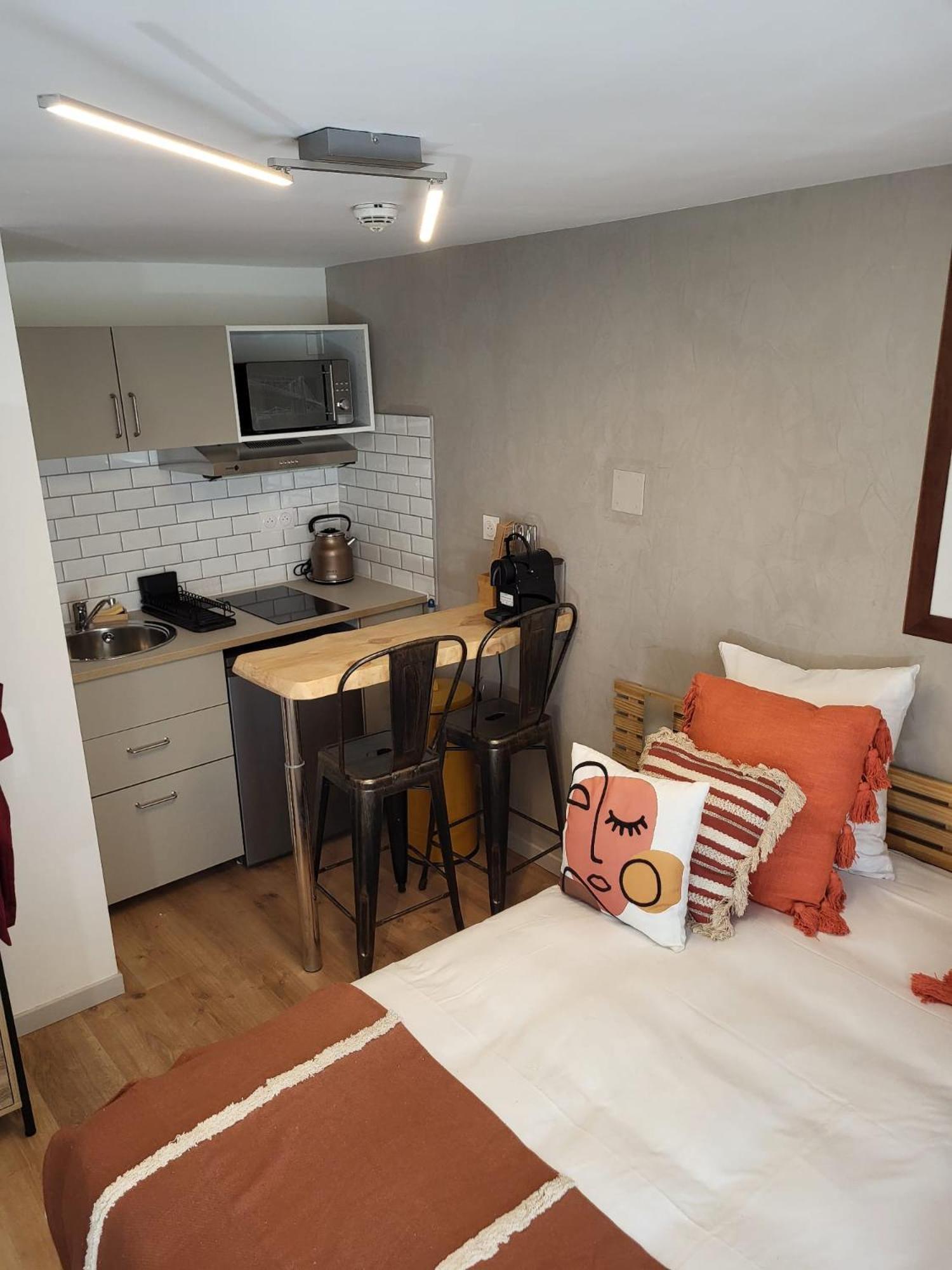 Aparthotel A La Buttes Aux Cailles 2*