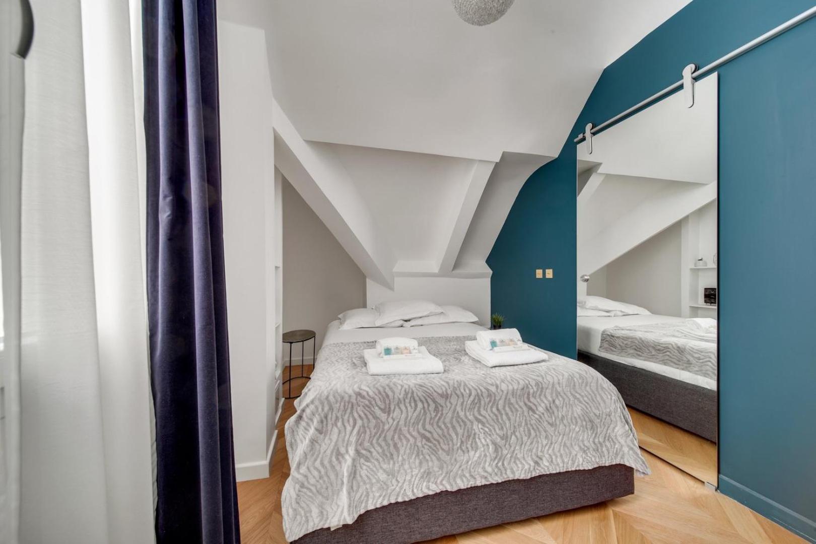 240 Elysee - Superb In *