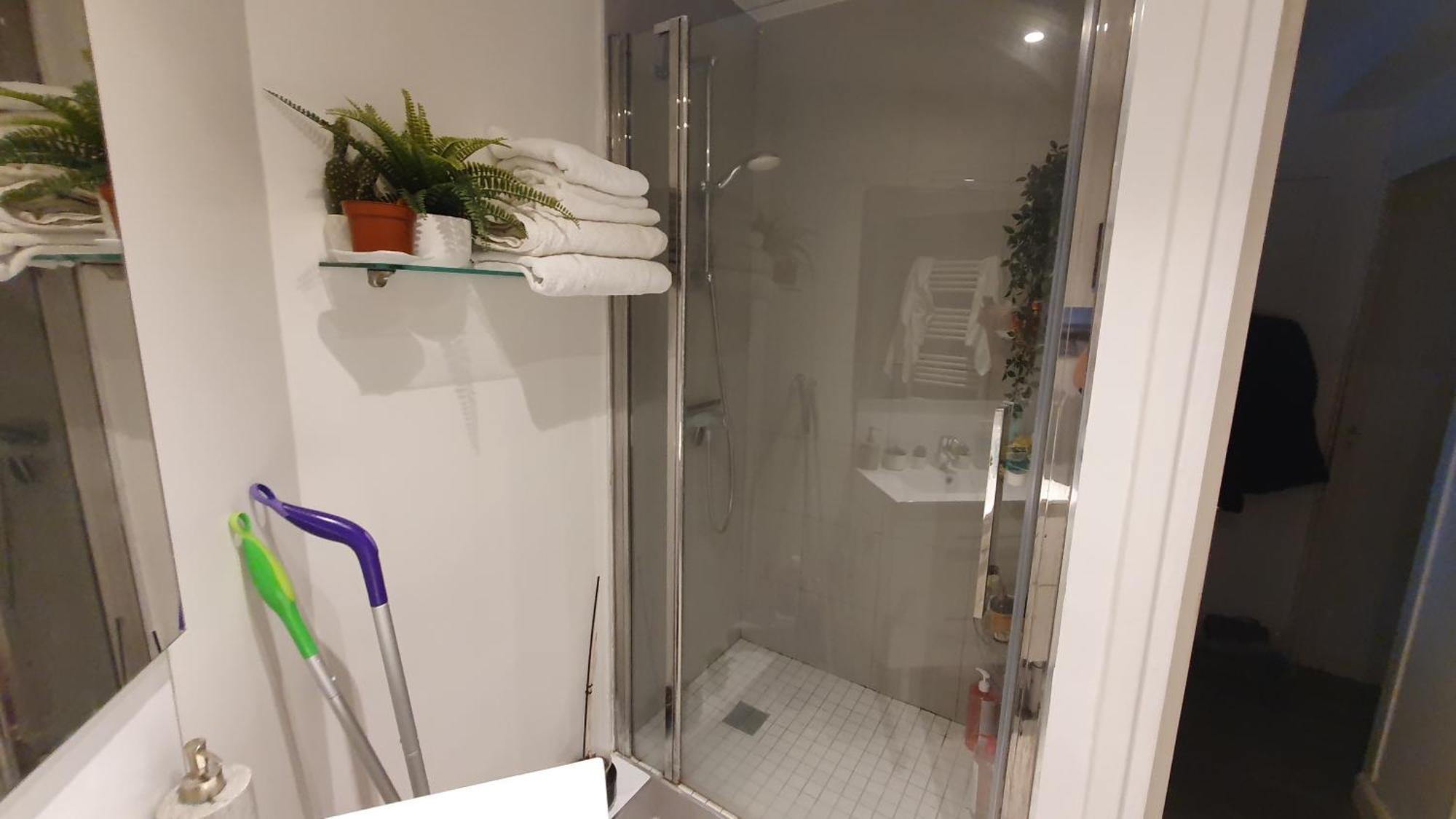 1 Minute Gare Montparnasse,center,close To Louvre Meusm And Eiffel Tour ,amusing Place Apartment *