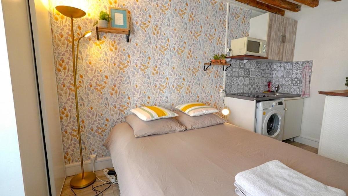 Apartment 04 Grand Near Republique