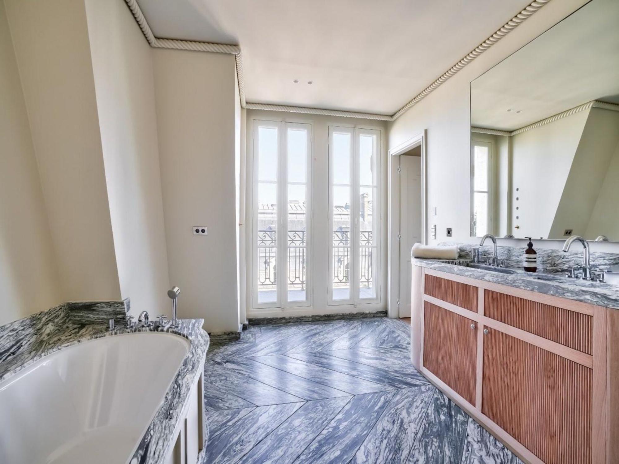 Luxury Duplex - 4bdr 8p-tour Eiffel- Bail Mobilite Apartment Paris
