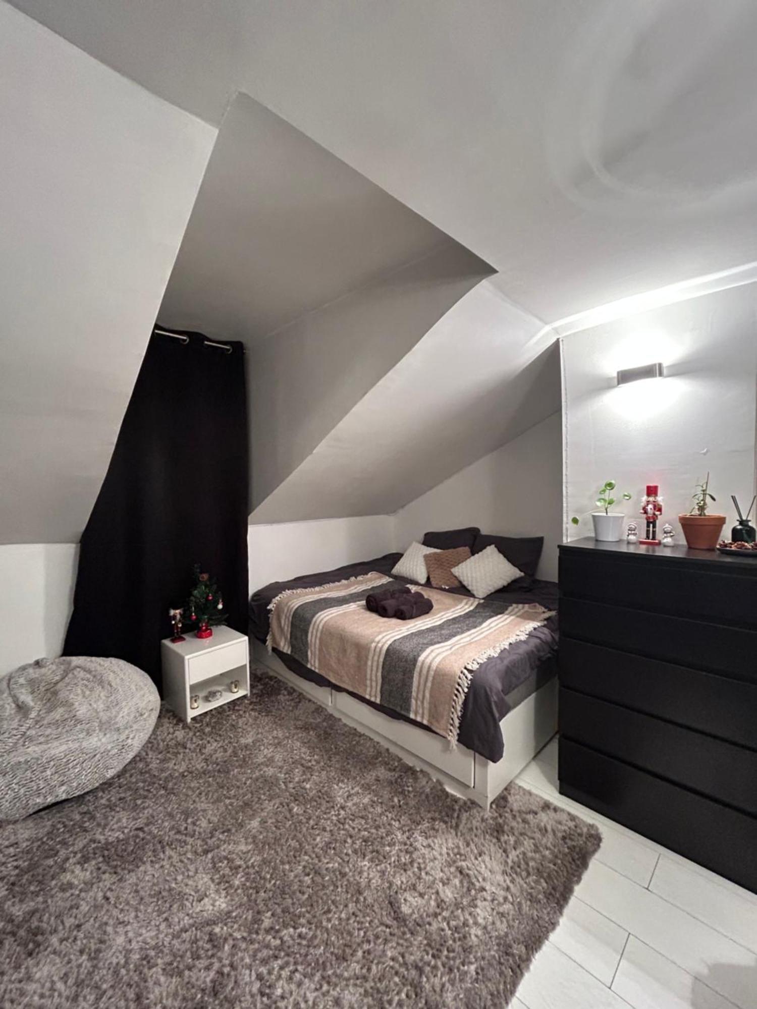 Fully Equipped Studette, 14ieme Appartement *