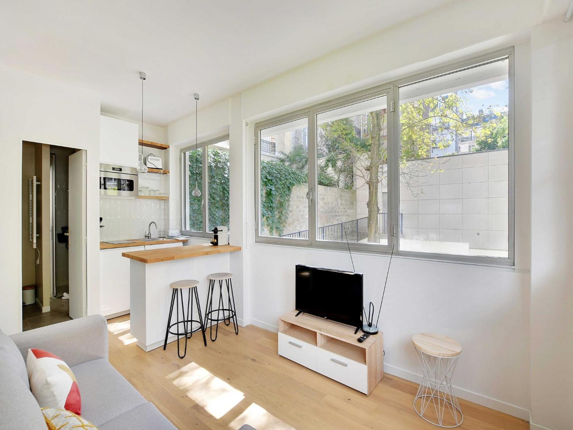 Quiet - Victor Hugo Dauphine - Mobility Lease Apartment Paris