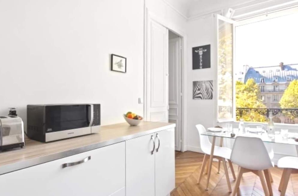 Haussmannien Saint Michel Notre Dame Apartment *