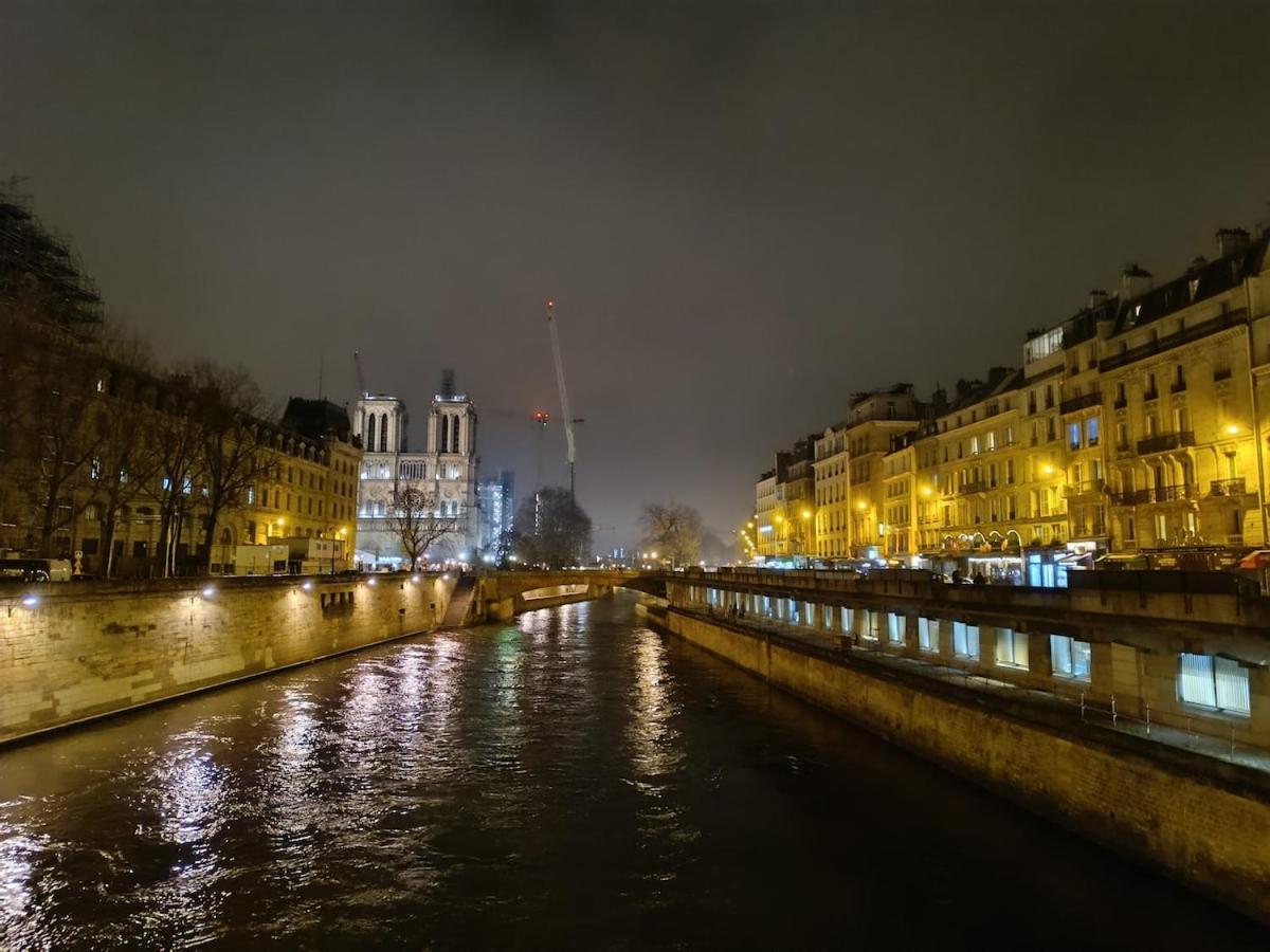 Haussmannien Saint Michel Notre Dame * Paris