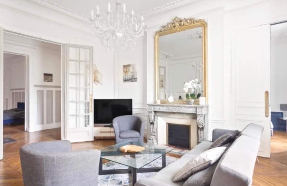 Apartment Haussmannien Saint Michel Notre Dame Paris