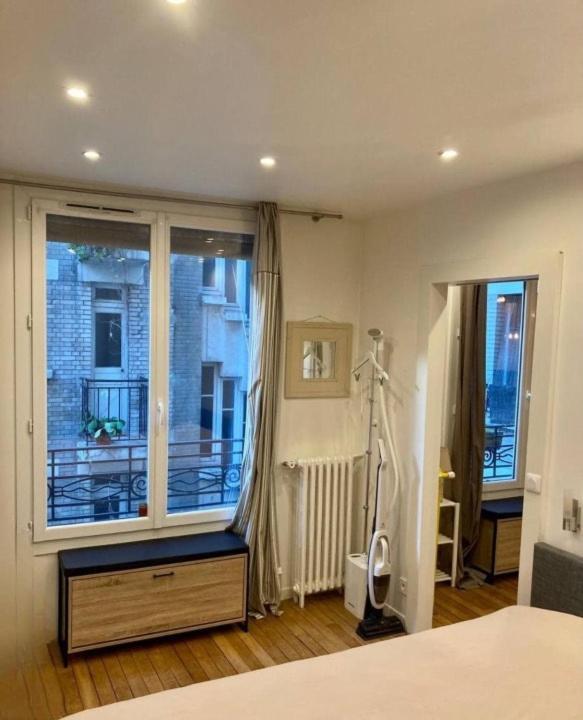 Apartment 15 *