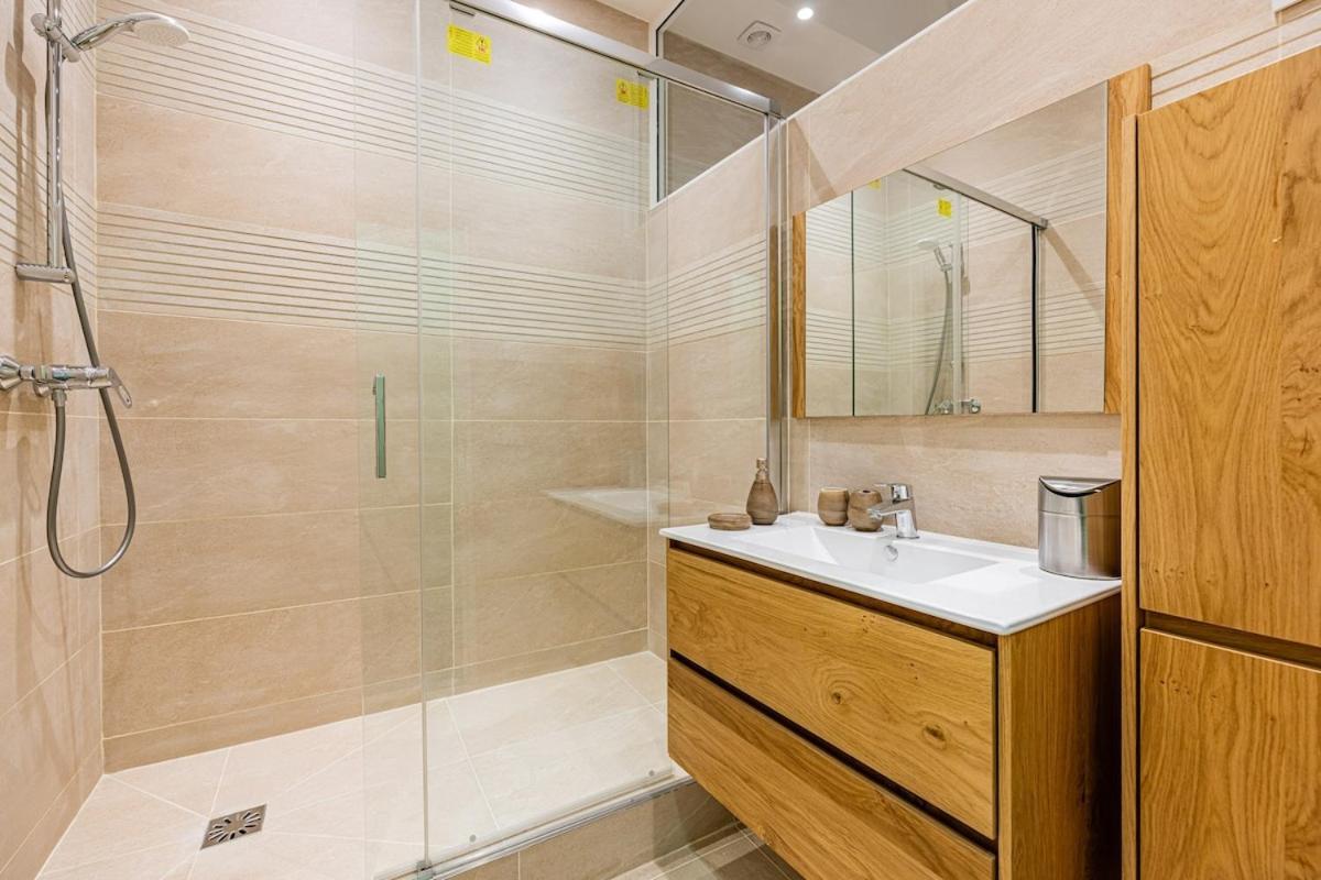 Amazing 4bedrooms Champs Elysees Ac Apartment