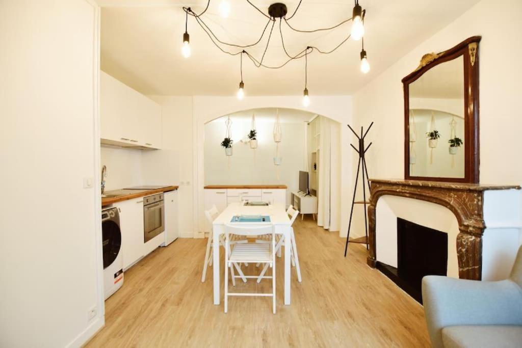 07 Grand On The Place Des Vosges Apartment Paris
