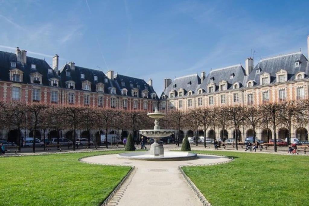 Apartment 07 Grand On The Place Des Vosges
