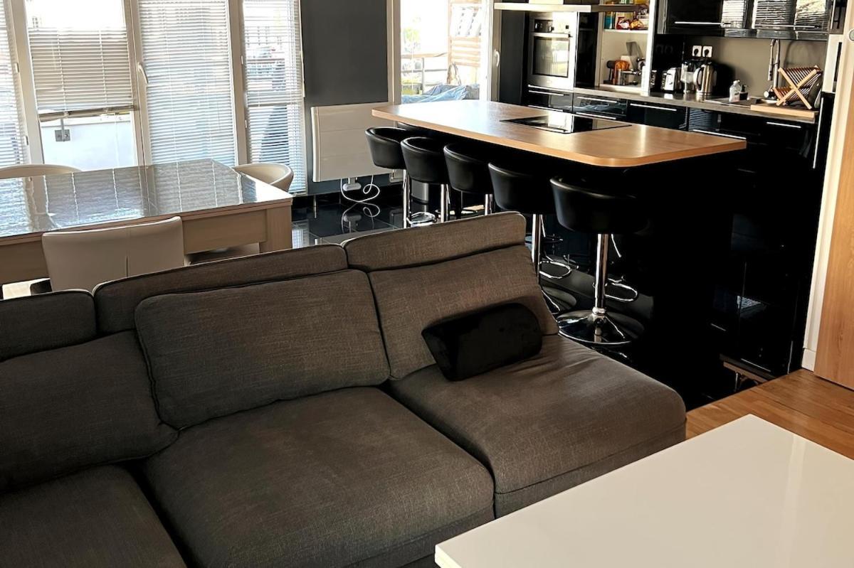 Apartment In Montrouge
