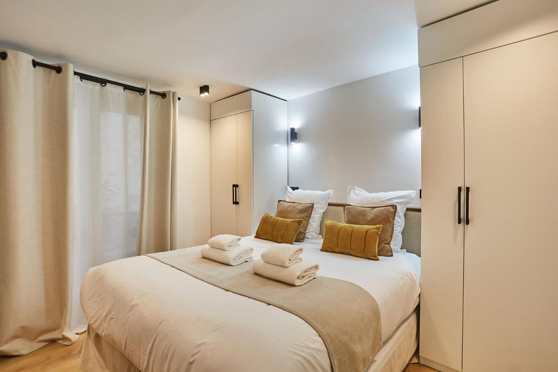 Superb Center Of By Prestige Apartment