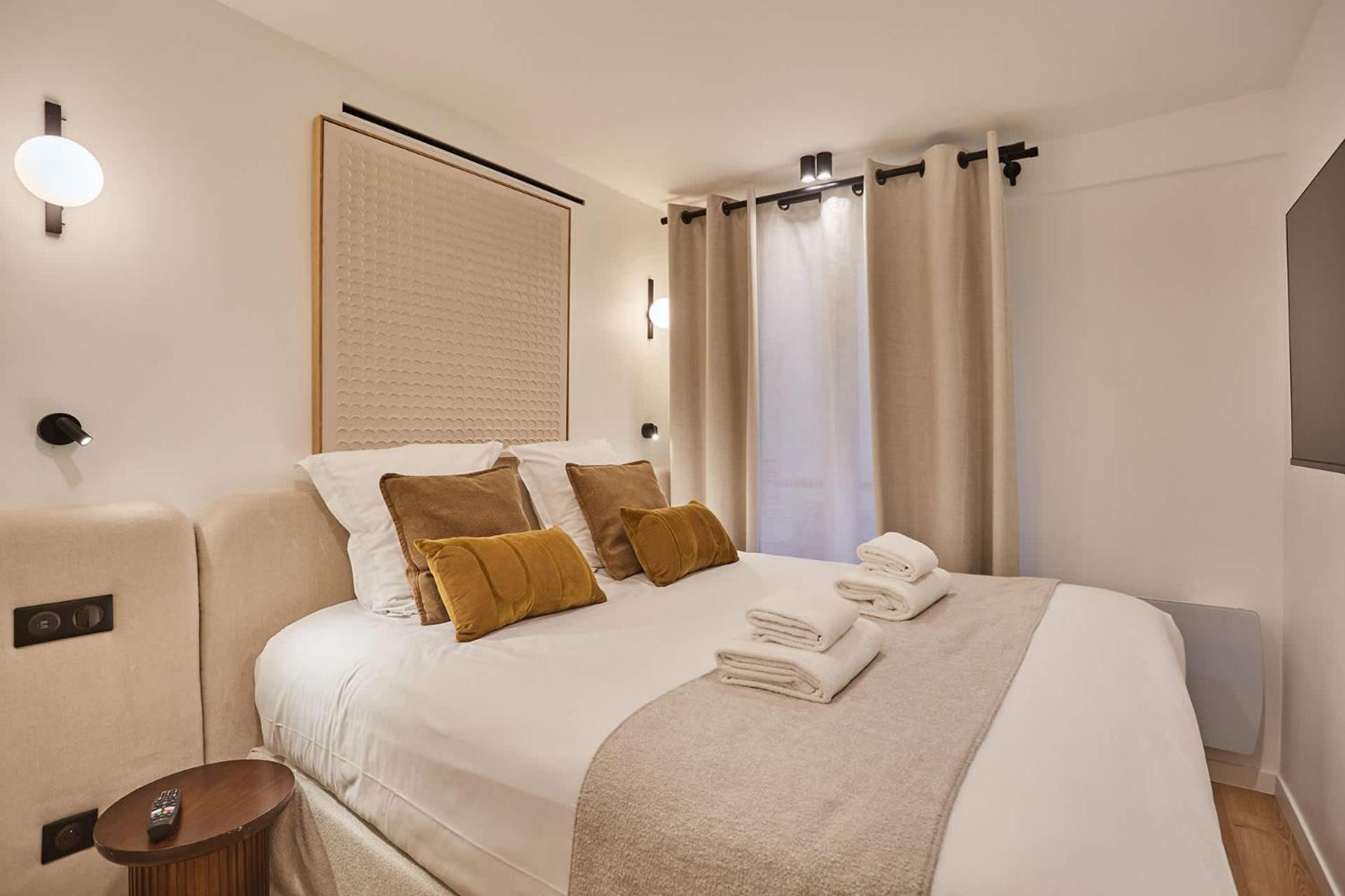 Apartment Superb Center Of By Prestige