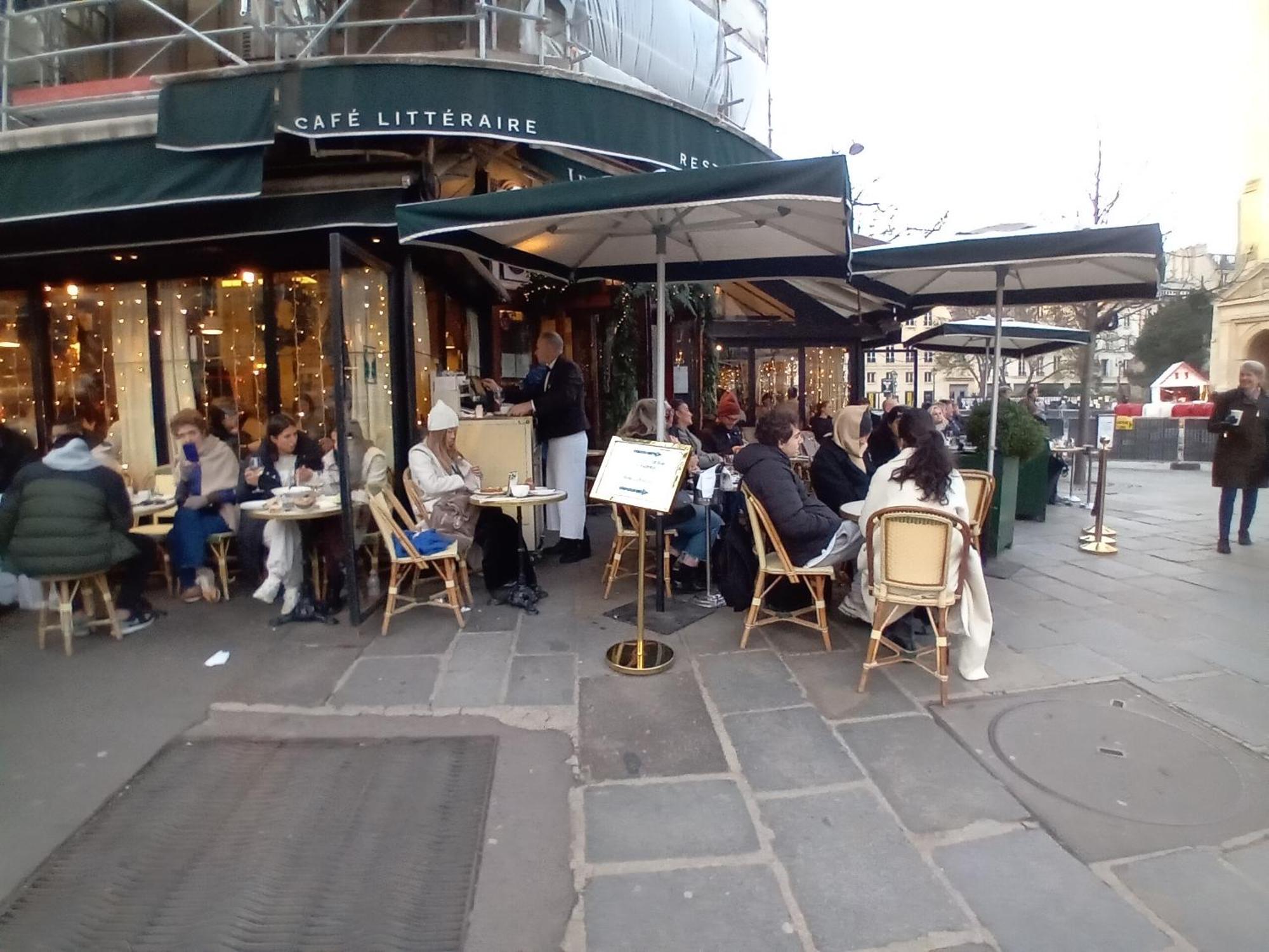 1 Minute Gare Montparnasse,center,close To Louvre Meusm And Eiffel Tour ,amusing Place * Paris
