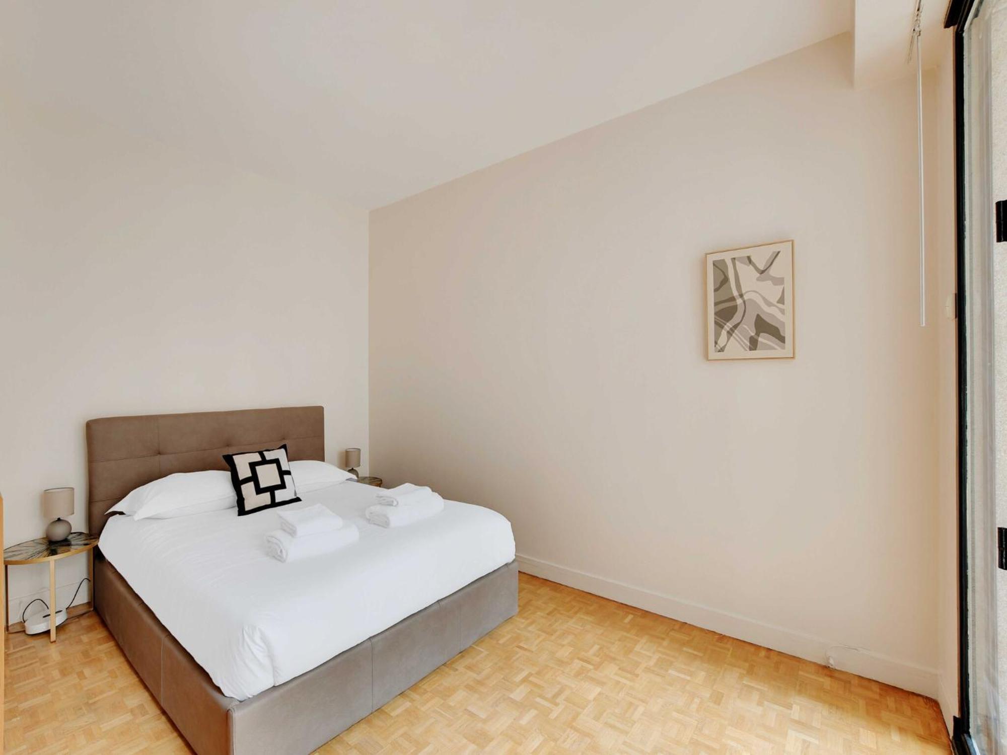 Haven Of Peace With Balcony Near Etoile Porte Maillot Apartment Paris