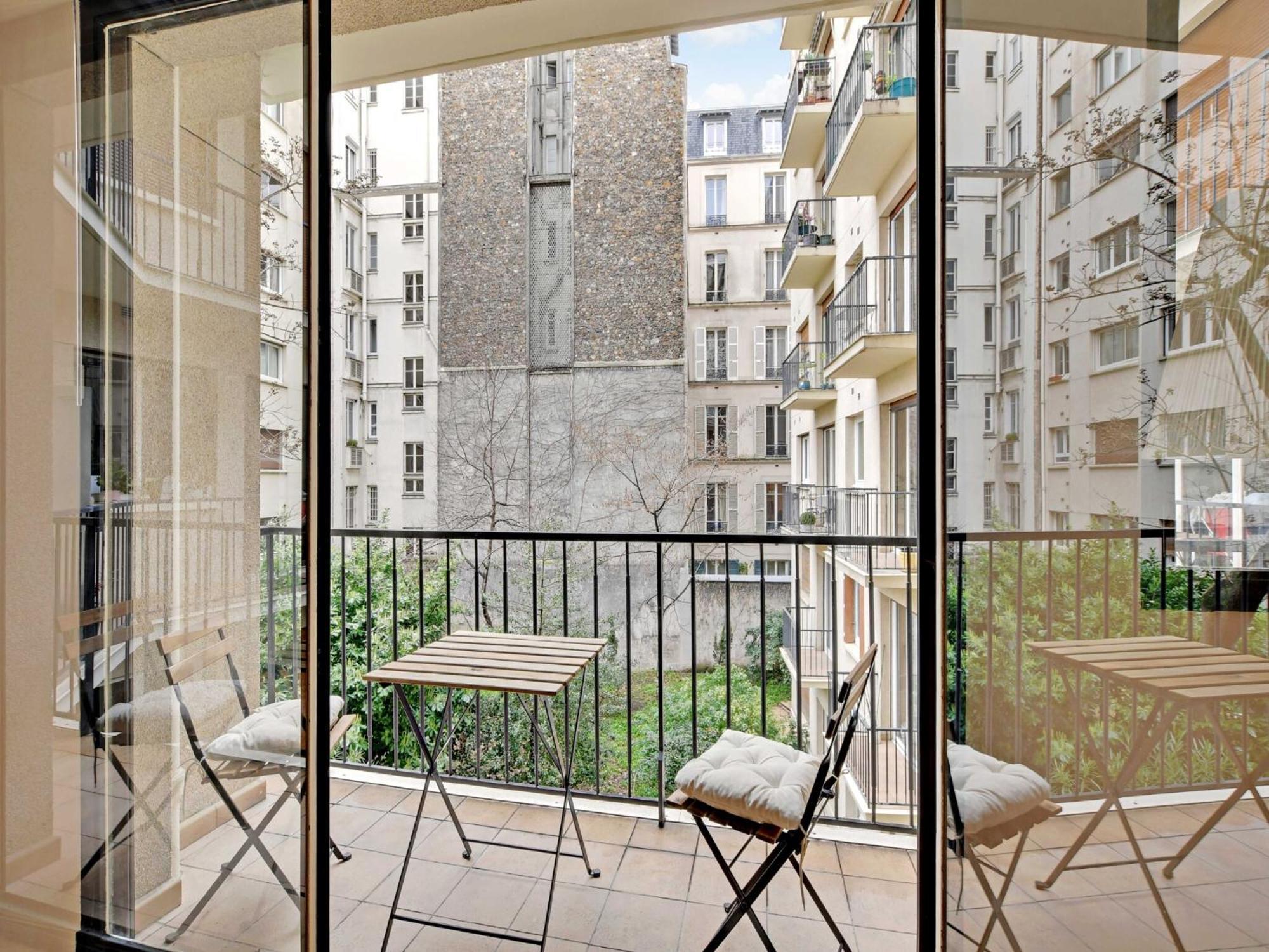 Haven Of Peace With Balcony Near Etoile Porte Maillot *