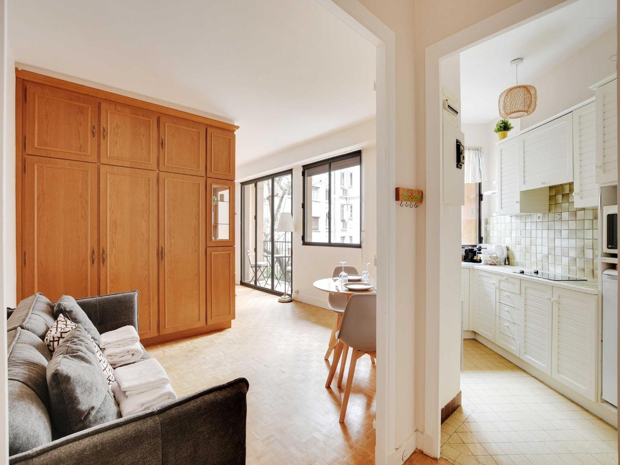 Apartment Haven Of Peace With Balcony Near Etoile Porte Maillot