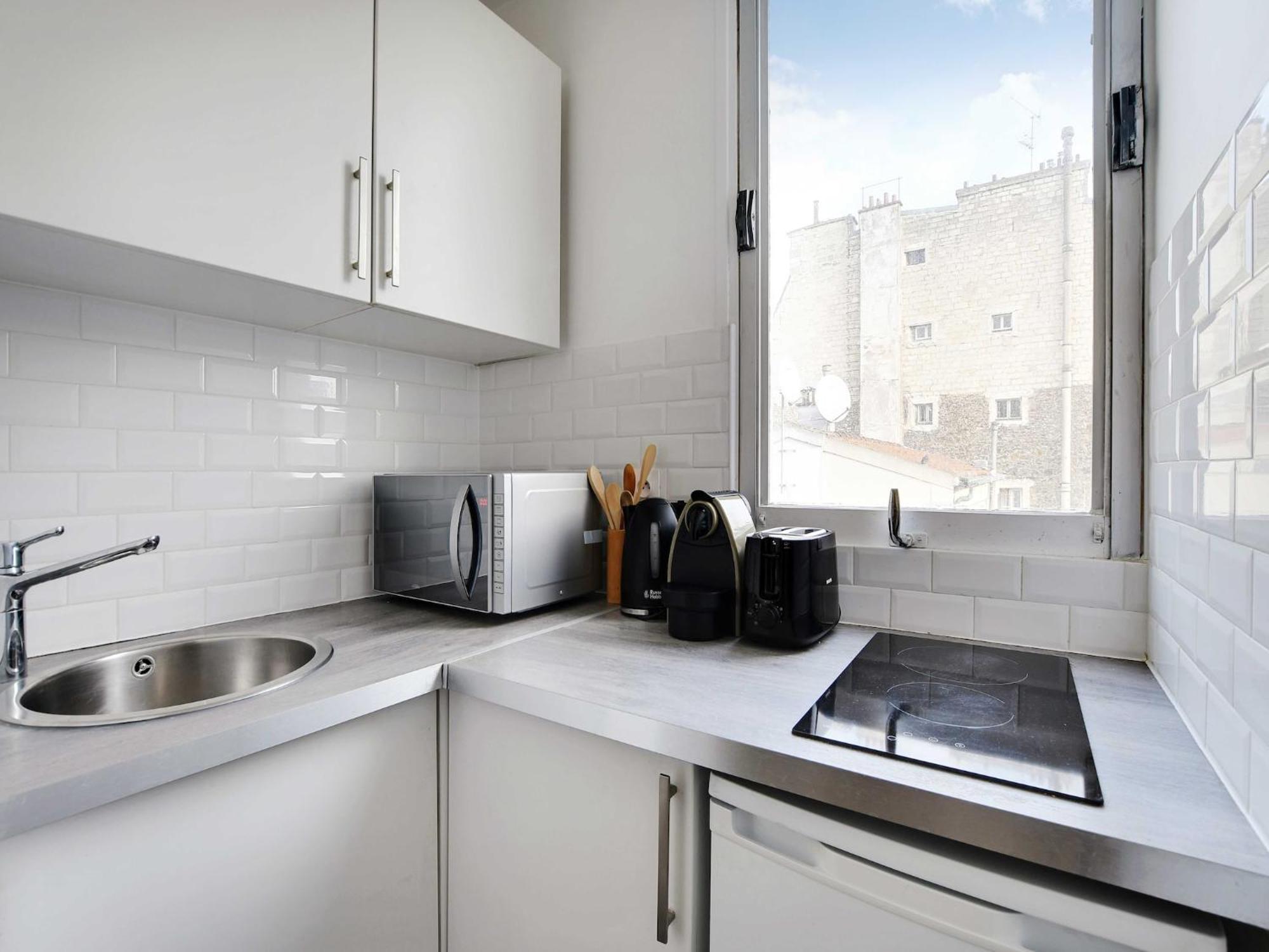 1bdr 3p Balcony - St Maur Voltaire