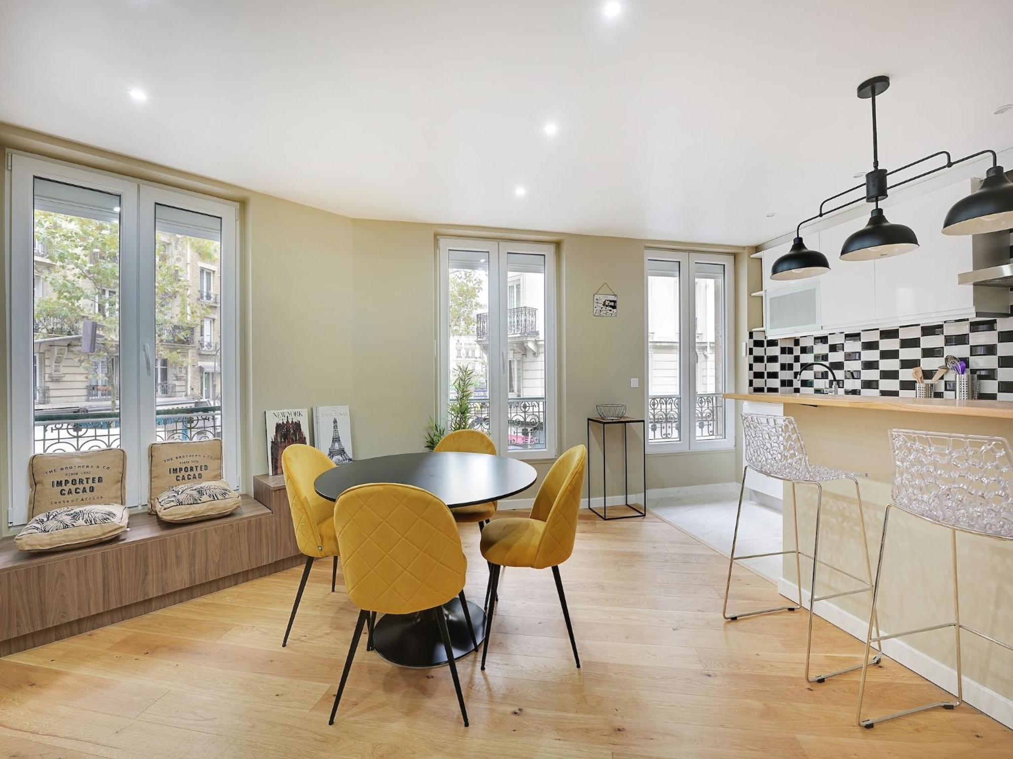 Superb 2bdr 5p Pere Lachaise Tenon Apartment Paris