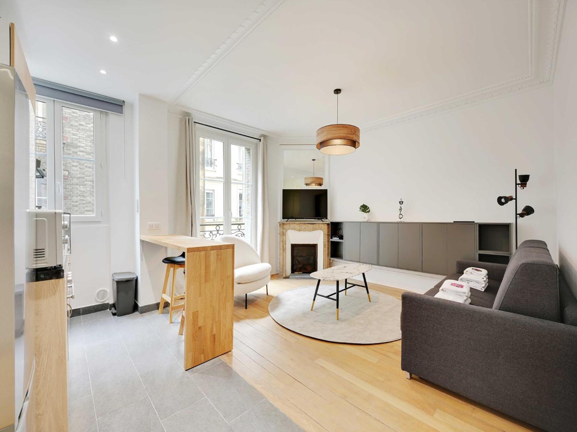 Very For 2 People Batignolles - Nollet Mobility Lease Apartment