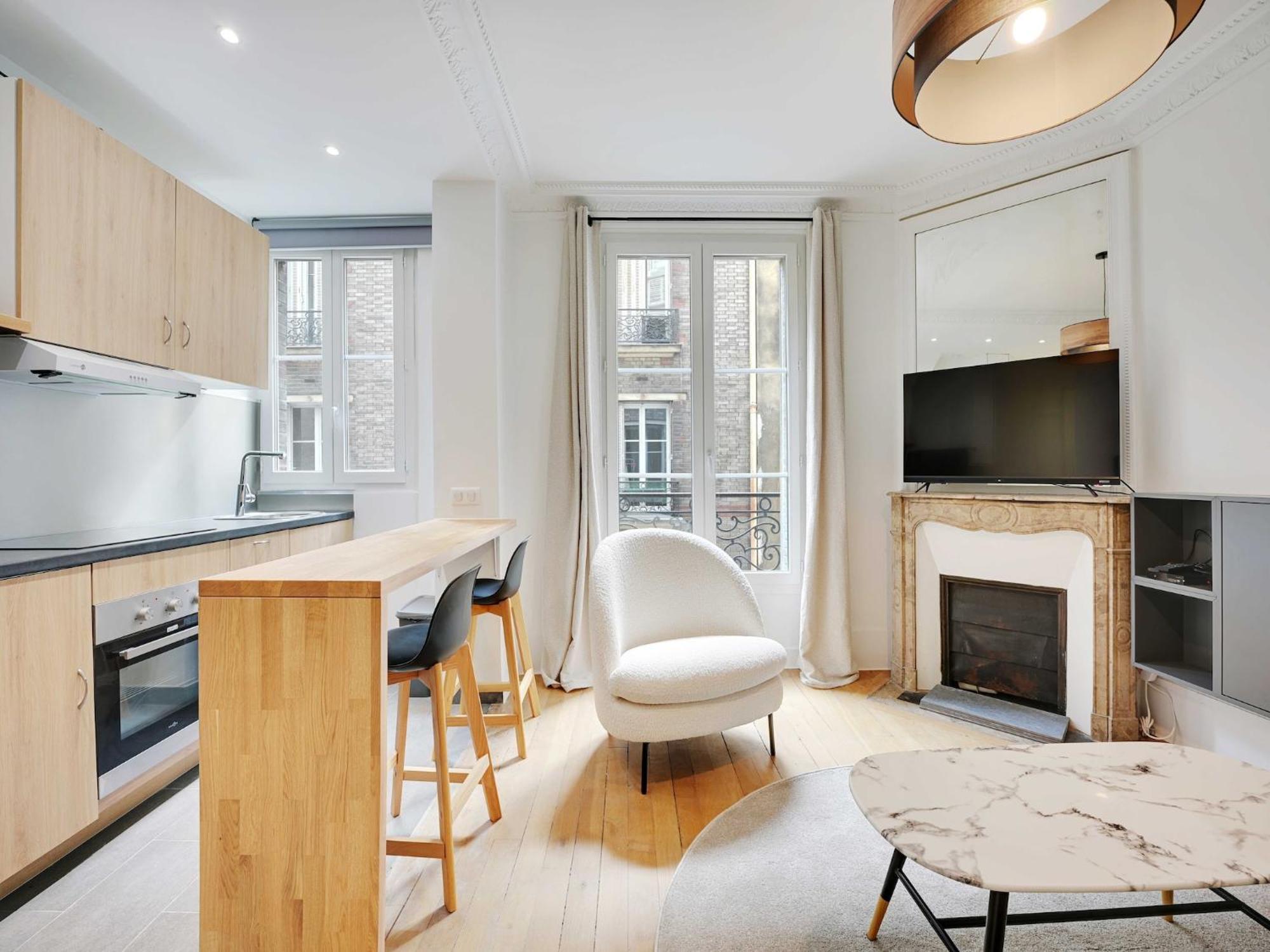 Very For 2 People Batignolles - Nollet Mobility Lease Apartment *