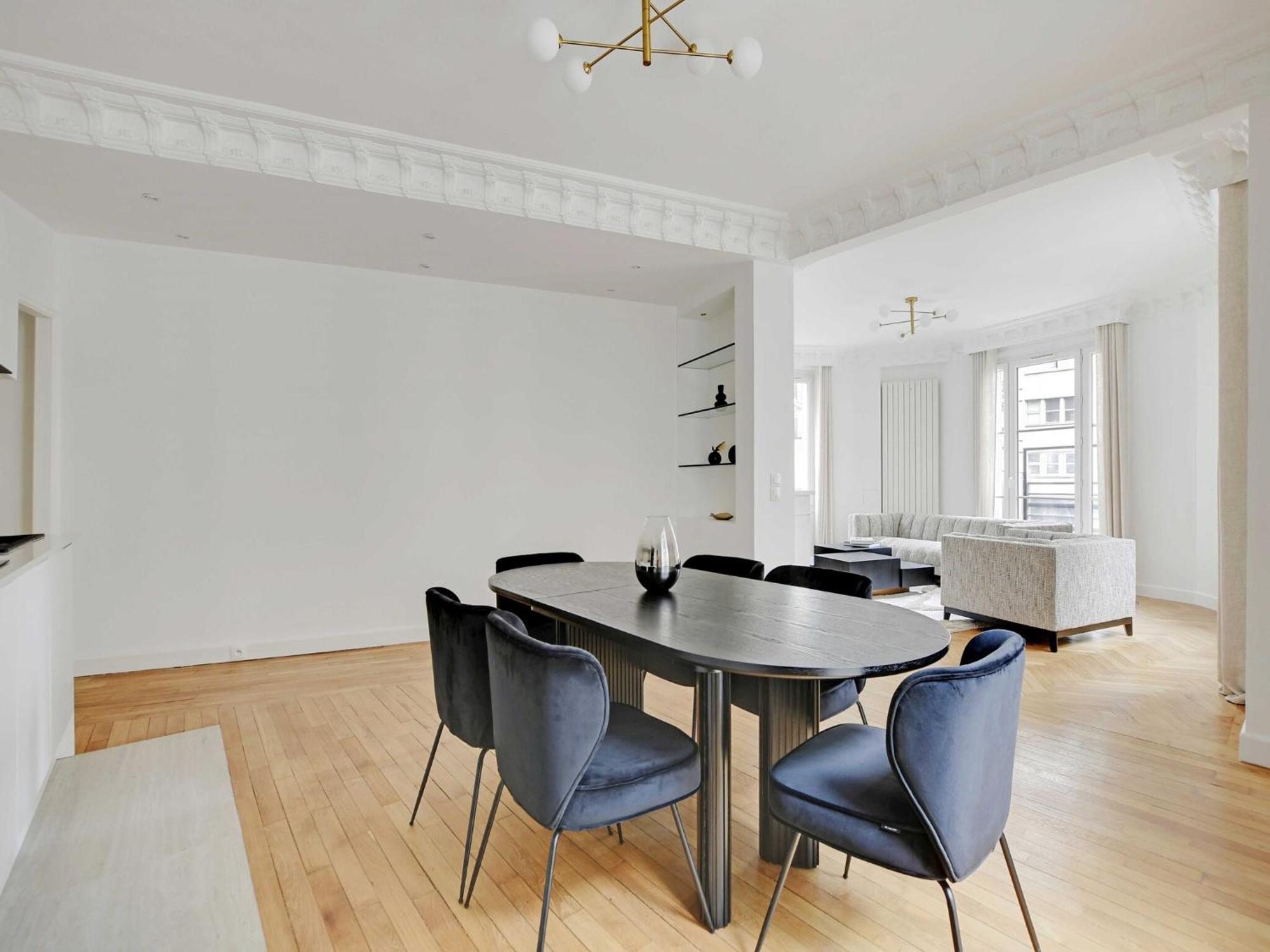 Exceptional - 3bd 6p - Trocadero *