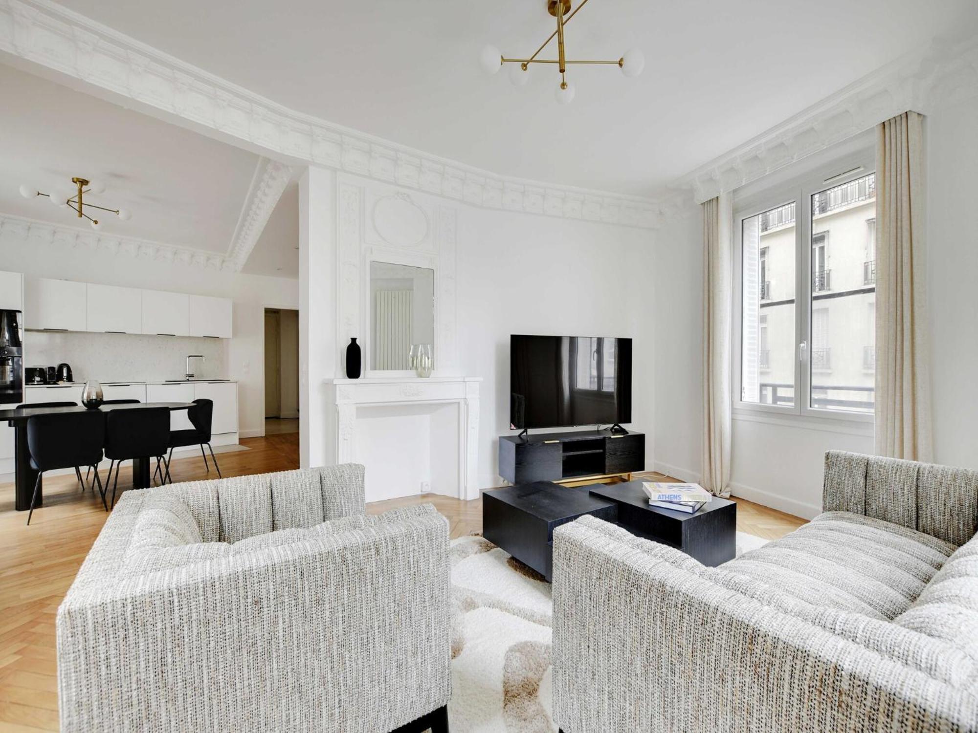 Exceptional - 3bd 6p - Trocadero
