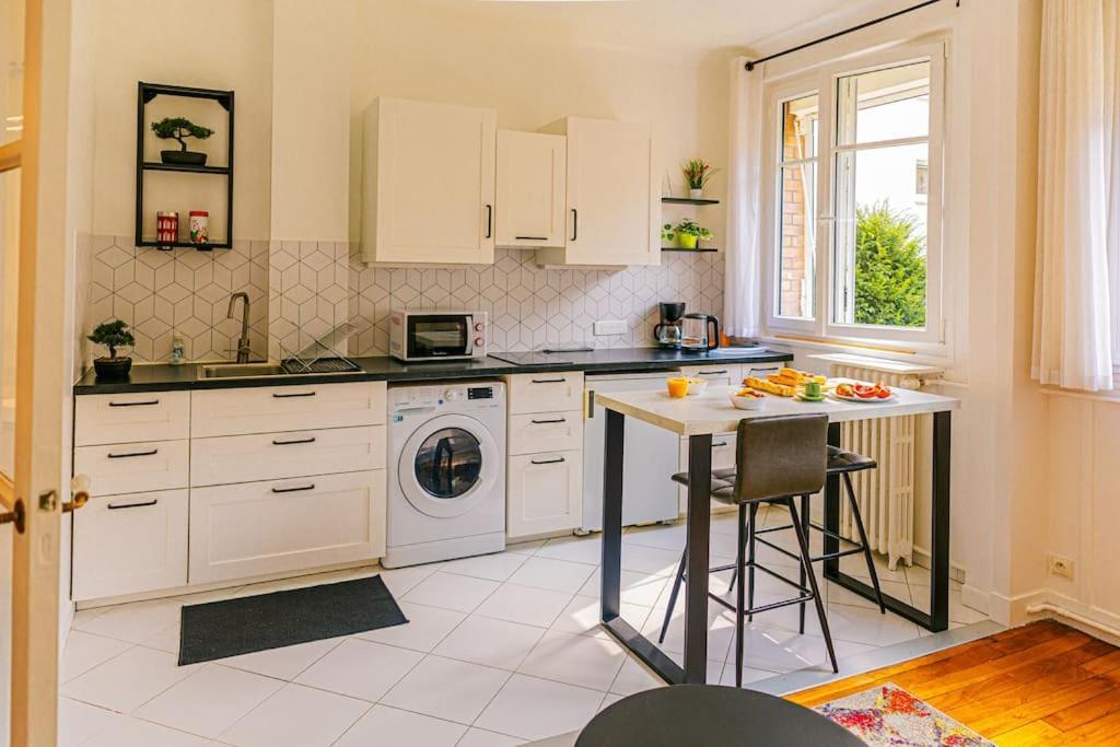Eiffel Tower Necker Apartment