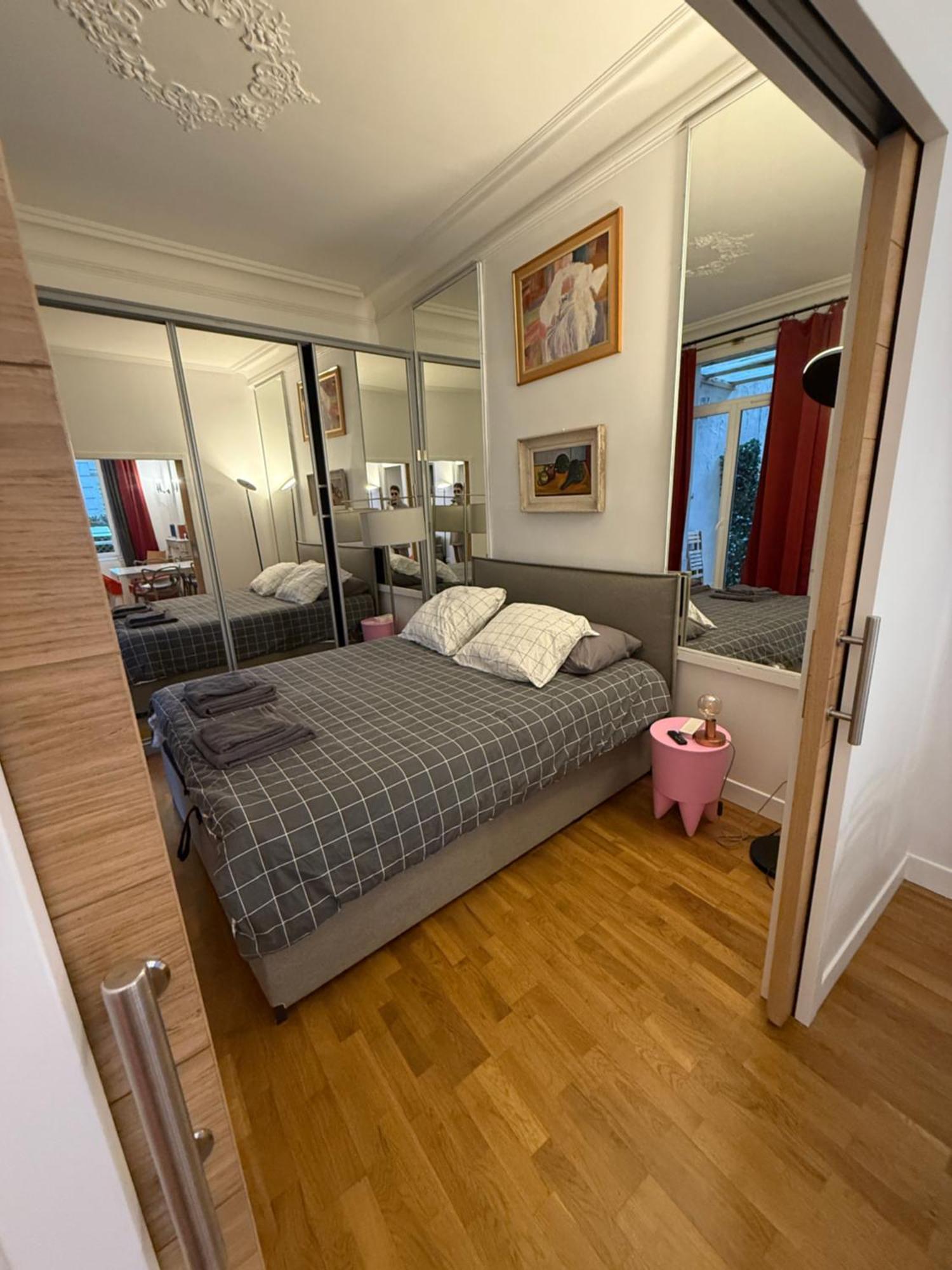 Apartment Charming 2 Bedroom With Huge Private Terrace Paris